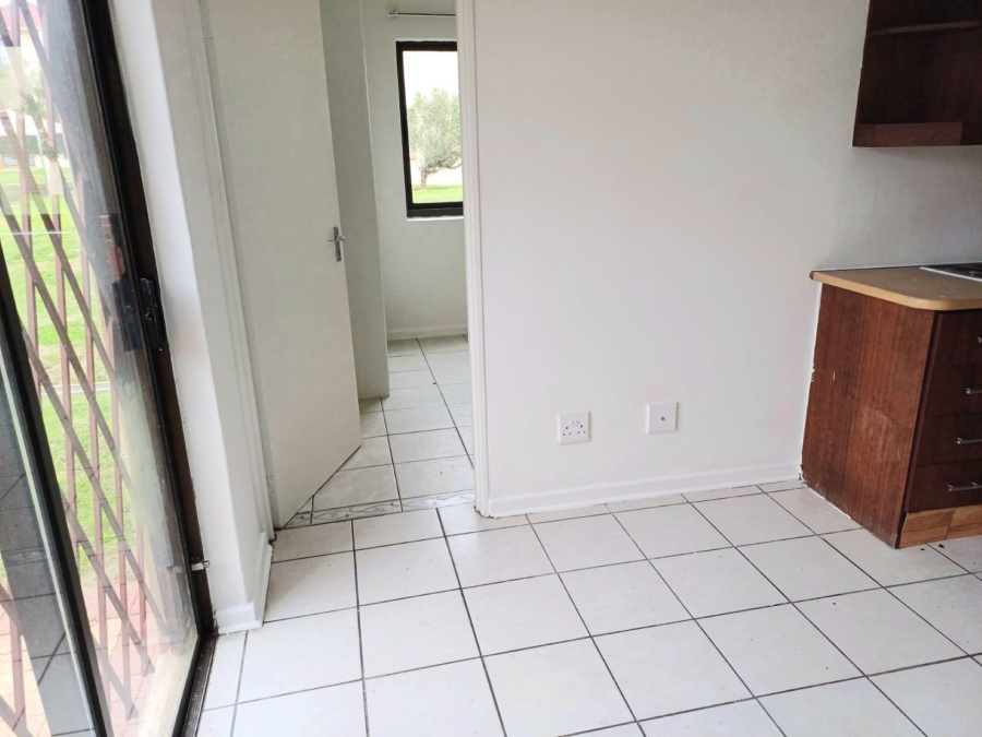 To Let 1 Bedroom Property for Rent in Guldenland Western Cape